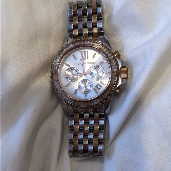 BRAND NEW MICHAEL KORS WATCH